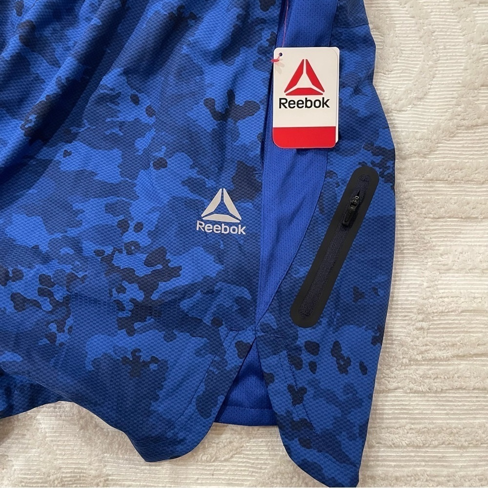 Adidas sports shots new with tags size XL - Picture 4 of 7